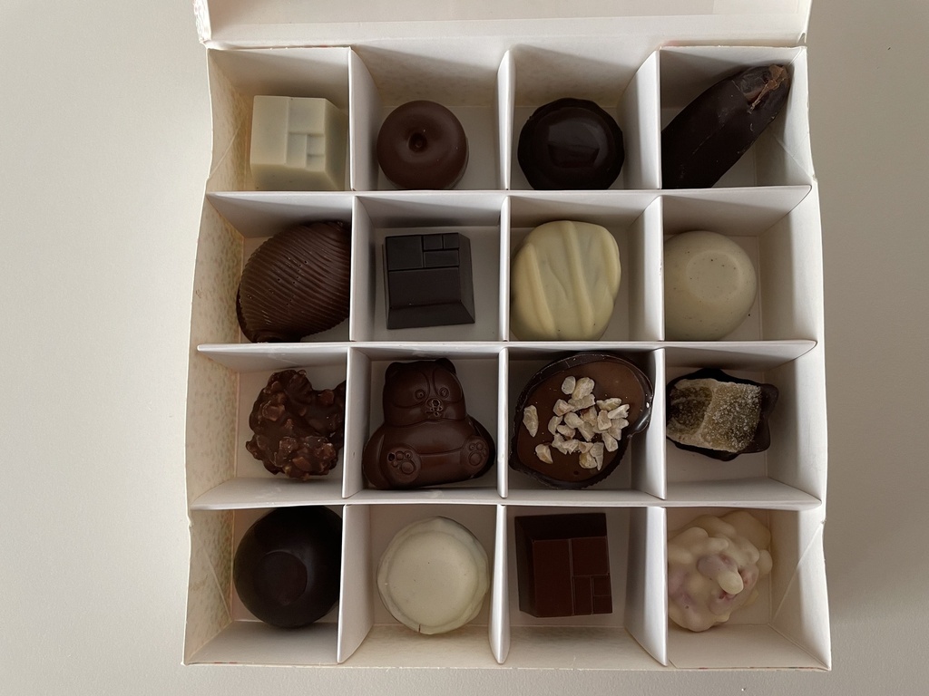 Intérieur boîte 16 chocolats