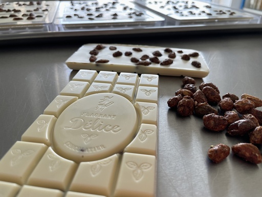Tablettes choc. blanc & pistaches caramélisées - Vrac