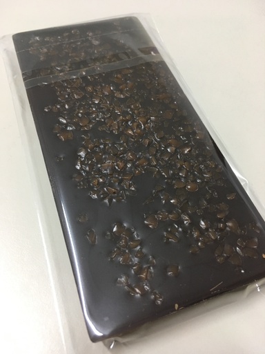 ​Tablette choc. noir & éclats de caramel au beurre salé